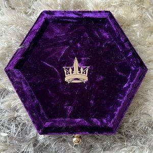 Purple Jeffery Starr Eyeshadow Pallet